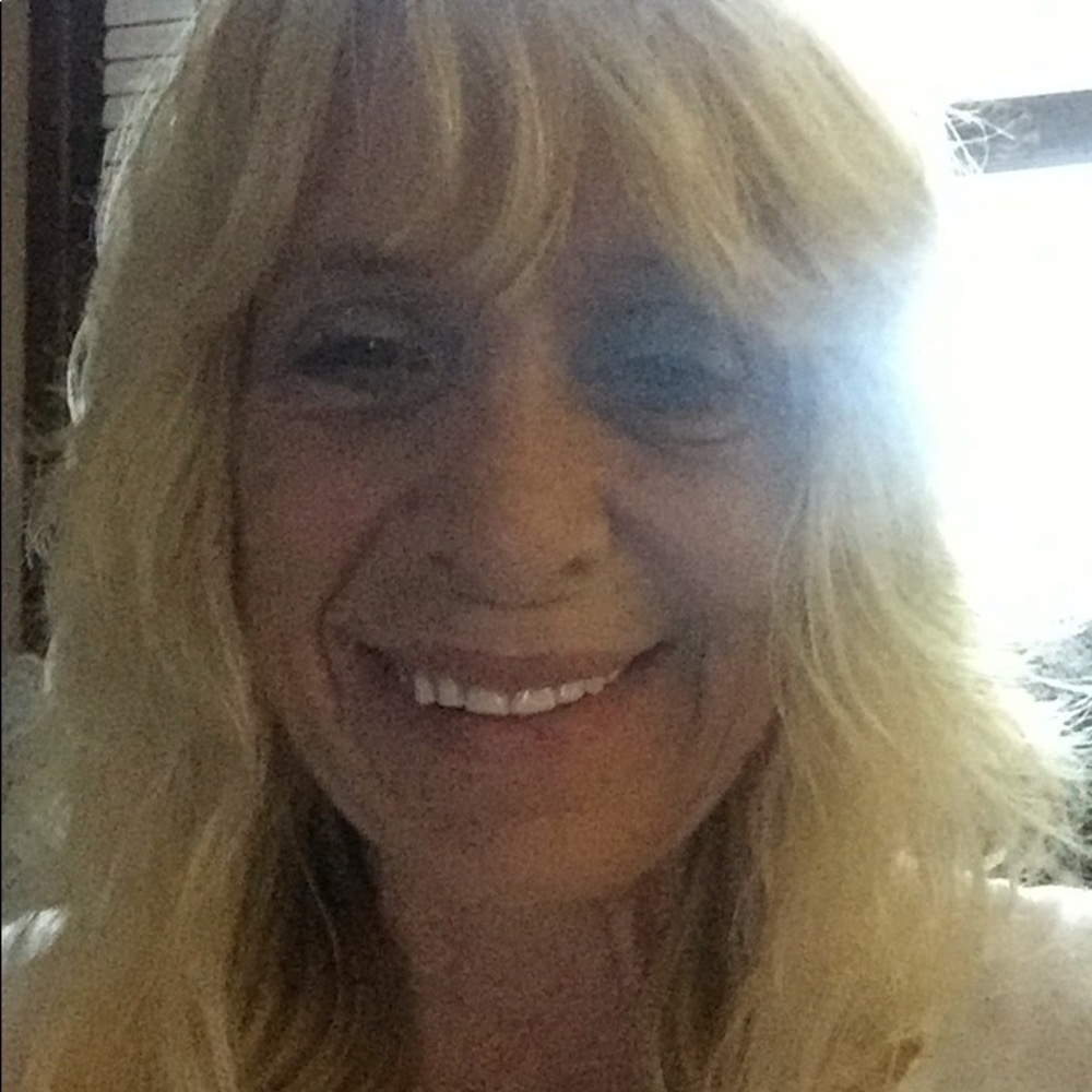 Meet your Posher, Carrie
